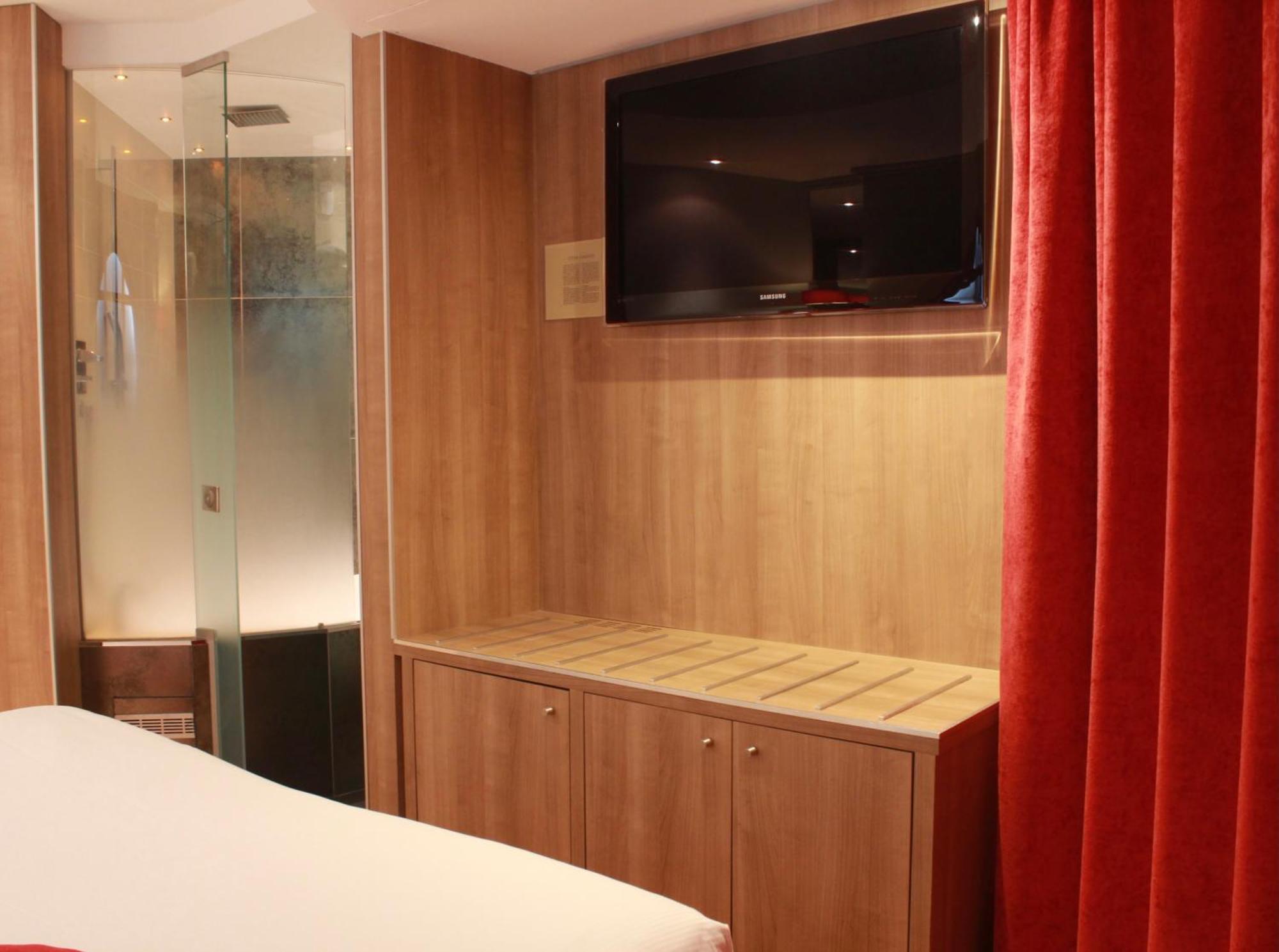 Secret De - & (adults Only) 4* Parigi