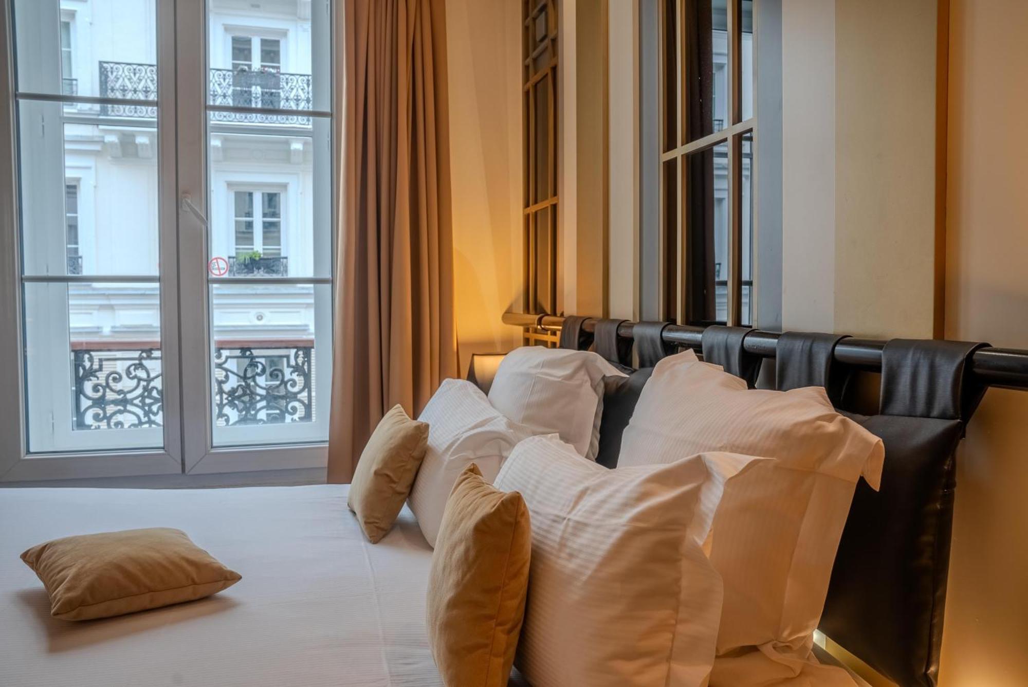 Secret De - & (adults Only)